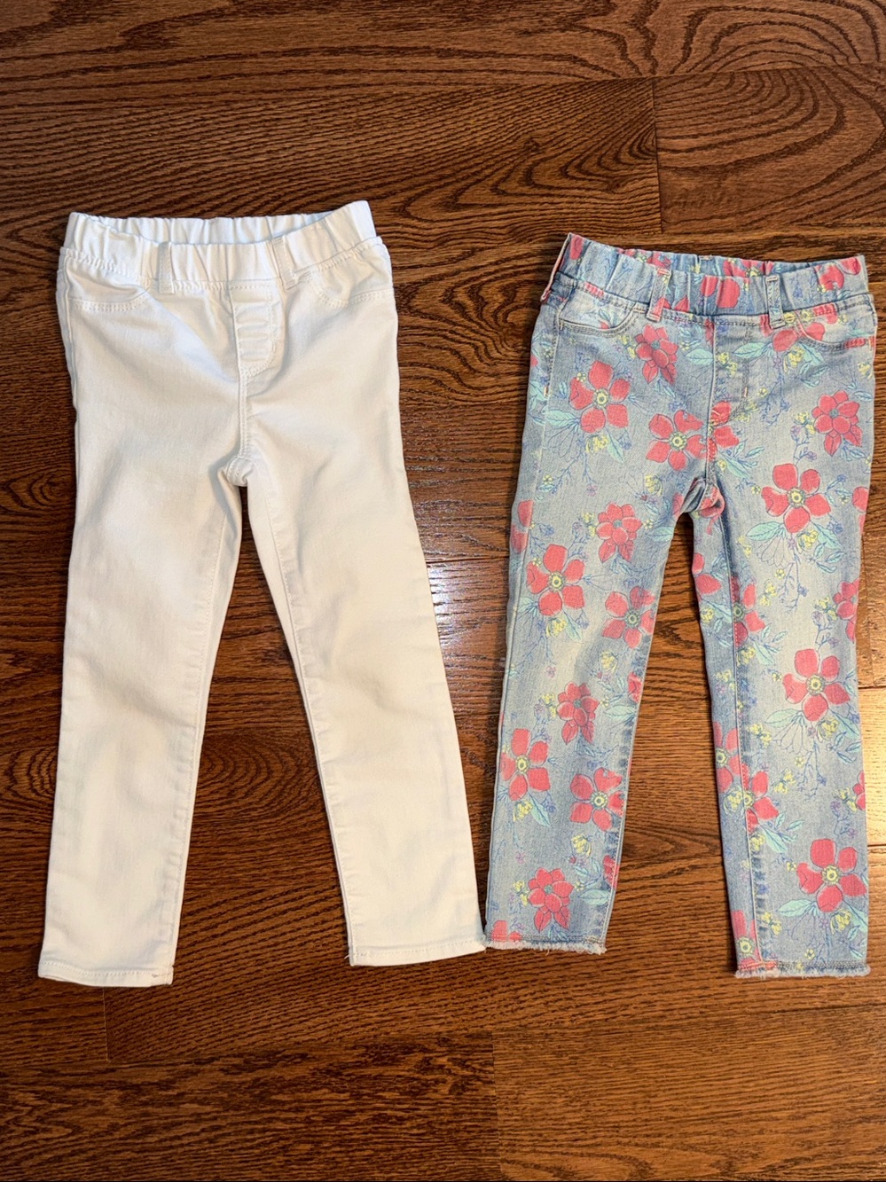 5t girls bundle of 2 jeggings from Gap.
